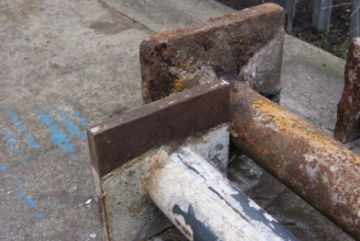 Pair of cast iron support columns