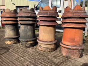 Queen louvered chimney pots