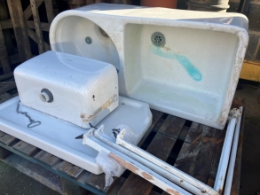 Armitage Shanks sluice sink