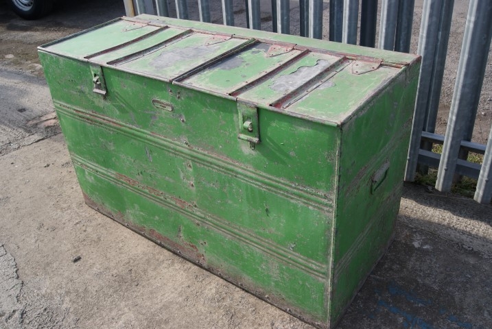 Riveted galvanised flour bin