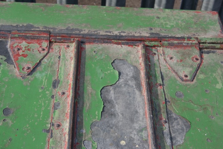 Riveted galvanised flour bin