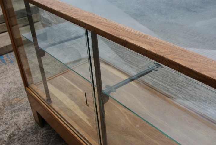 Shop display counter