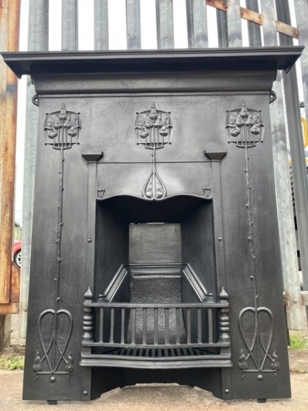 Art Nouveau bedroom grate