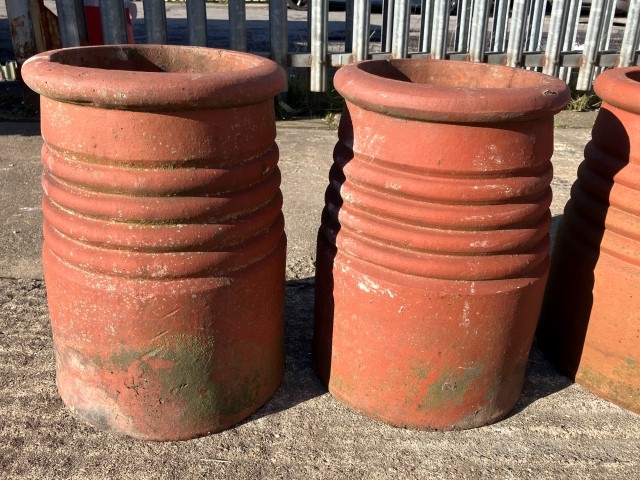 Chunky ribbed chimney pots