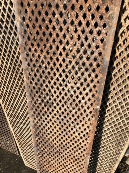 Cast floor grills