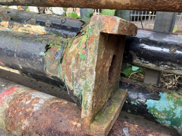 Cast iron columns