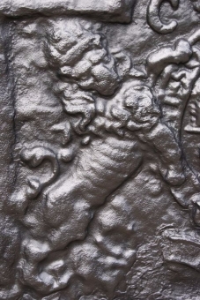 Cast iron fire-back