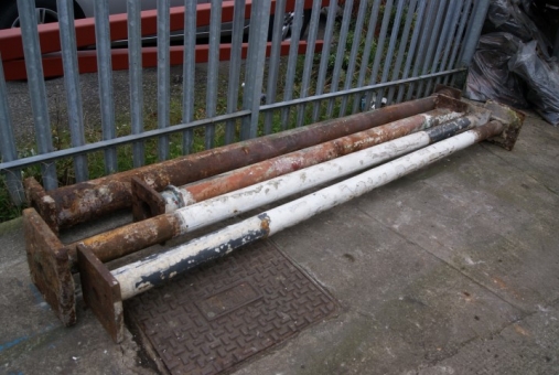 Pair of cast iron support columns