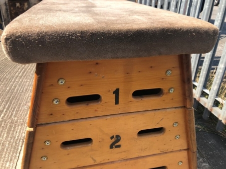 Vintage vaulting box