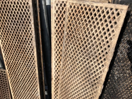 Cast floor grills