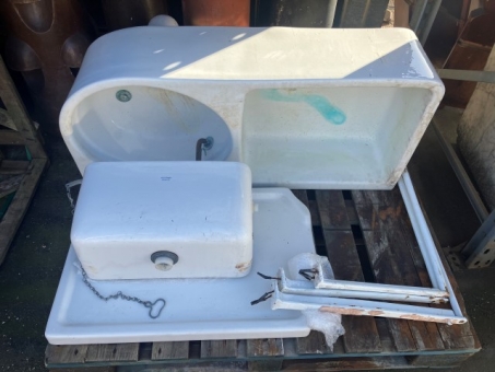 Armitage Shanks sluice sink