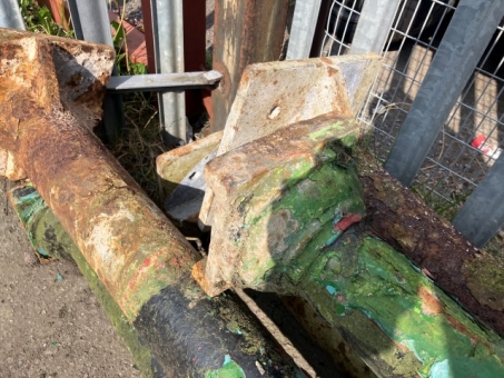 Cast iron columns